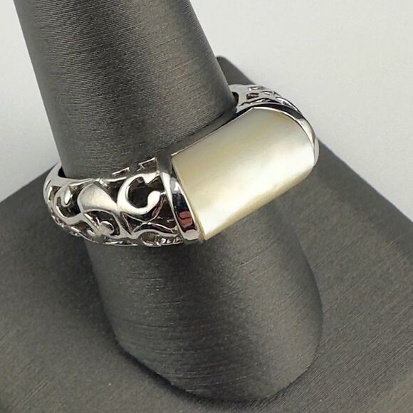 Blanco by Lia Sophia Silver tone scroll design ring size 10 - Picture 1 of 6